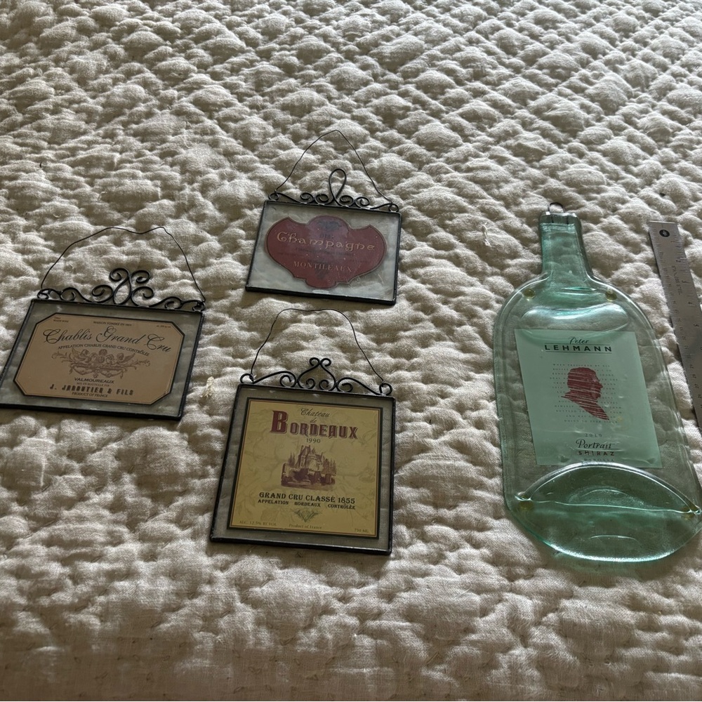 Decorative Wine-Themed Wall Art Set